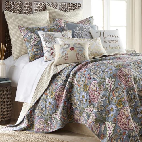 Quilts & Bedding